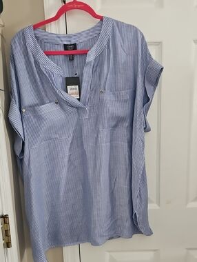 Jones New York Blue and White Pinstripe Short Sleeve Shirt